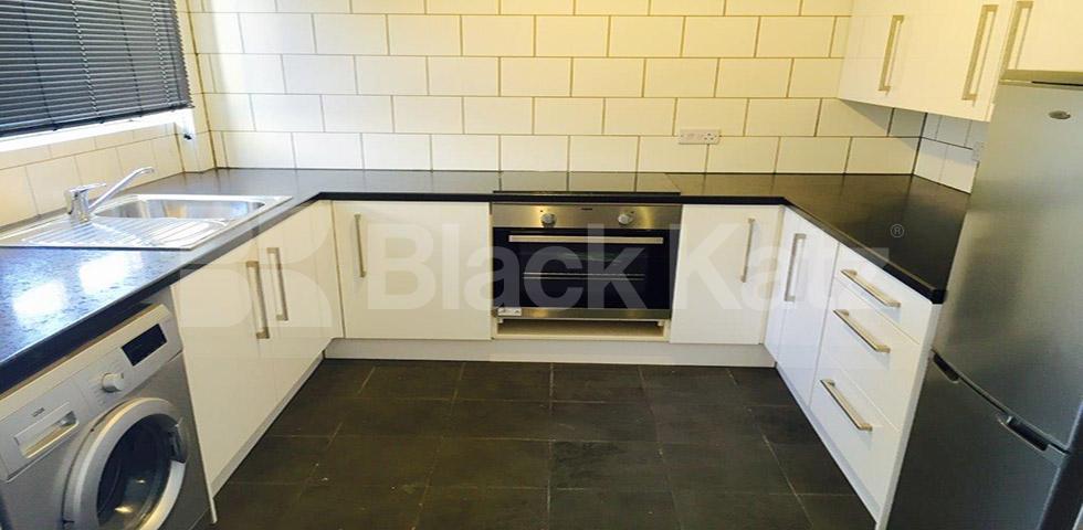 			NEW INSTRUCTION , 3 Bedroom, 1 bath, 1 reception House			 Dunston Road, Clapham Junction